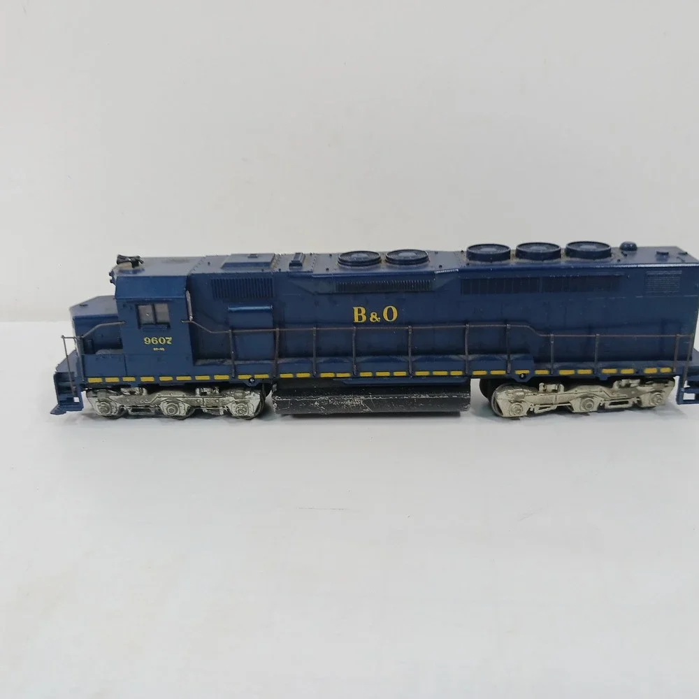 Athearn HO Scale B&O SDP-40 Powered Diesel Locomotive Blue 9607 4101 Vintage